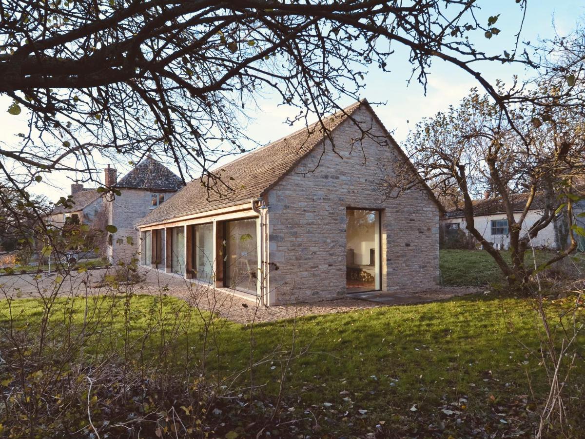 High Cogges Farm Holiday Cottages - The Cart Shed 威特尼 外观 照片