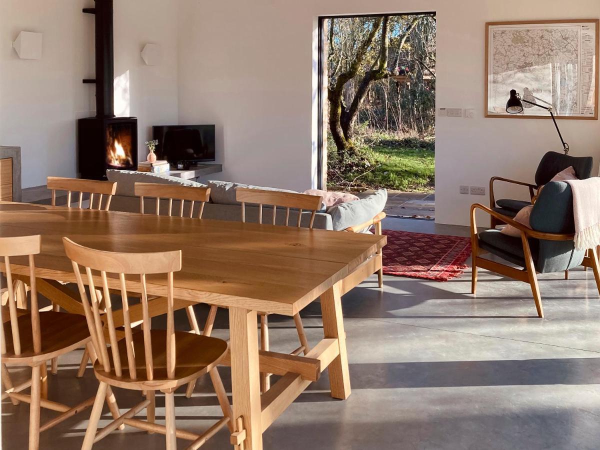 High Cogges Farm Holiday Cottages - The Cart Shed 威特尼 外观 照片